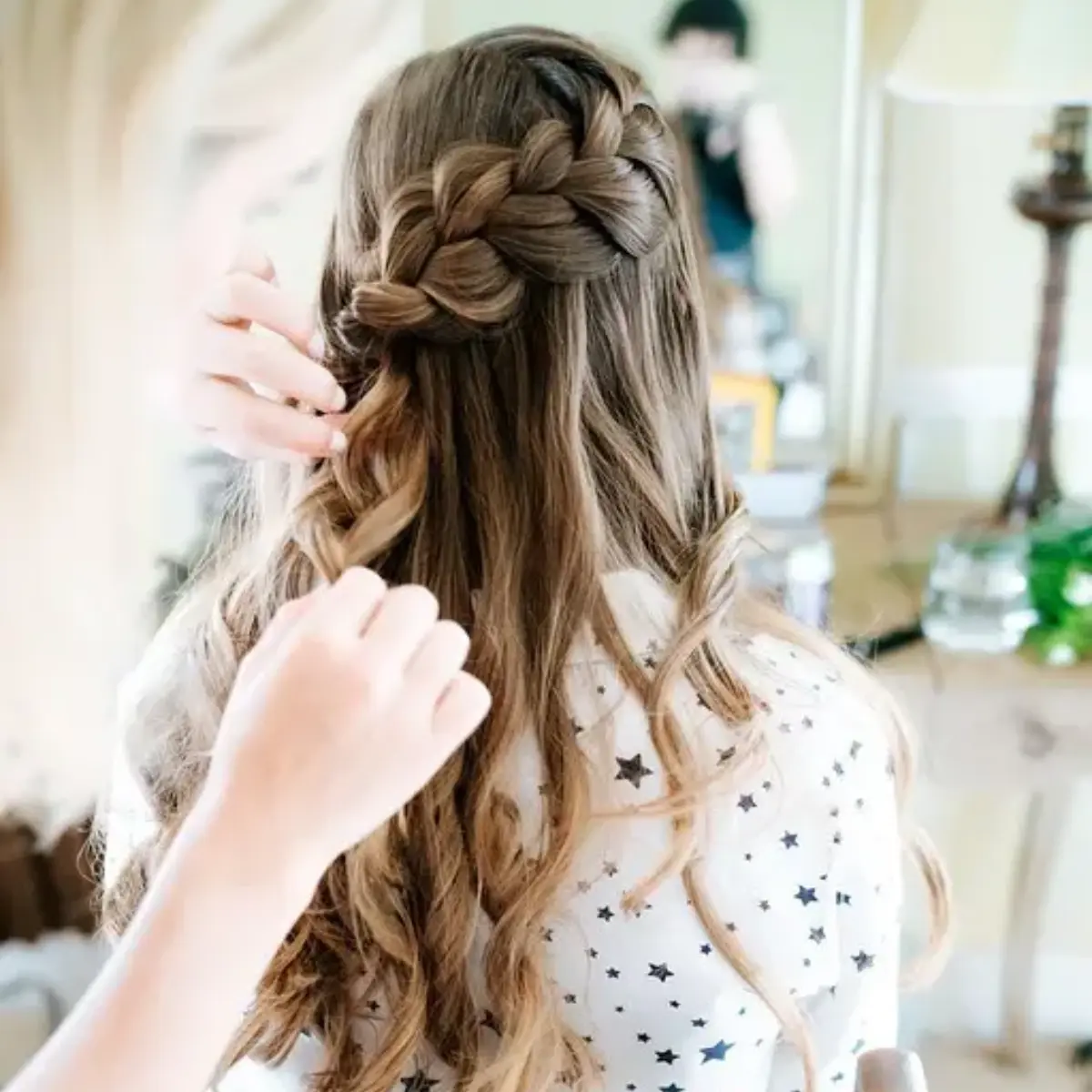5 Ide Styling Rambut untuk Nonton Konser Musik, Mudah dan Bikin Cantik!